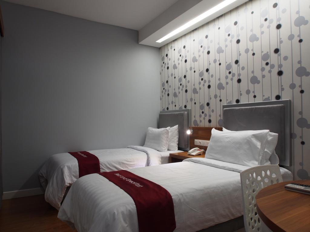 Wisma tamu Bed And Breakfast Hotel Surabaya